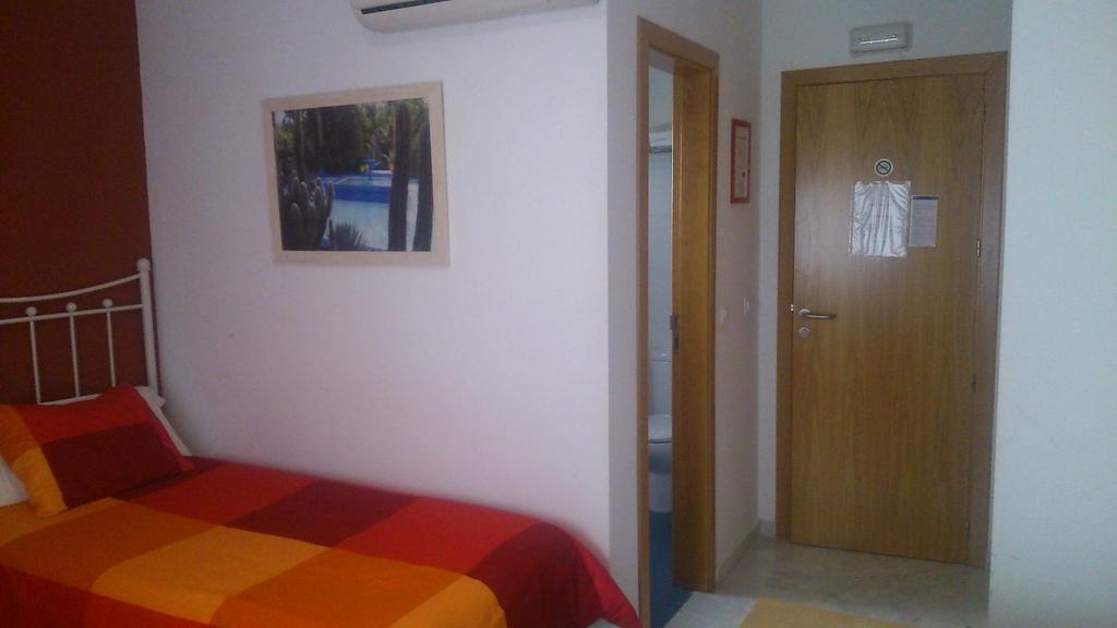 Hostal Monteluna Rociana Phòng bức ảnh